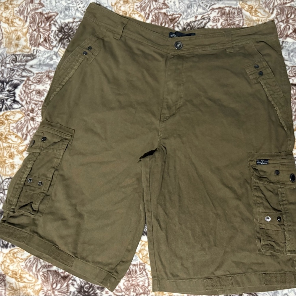 Marc Ecko Green Cargo Shorts with Sturdy Cotton Blend